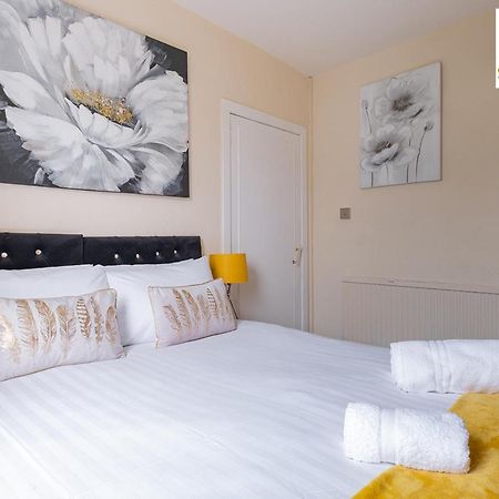 Sensational Stay Short Lets & Serviced Accommodation 2 Bedroom Apartment Aberdeen, Middlefield Place Dış mekan fotoğraf
